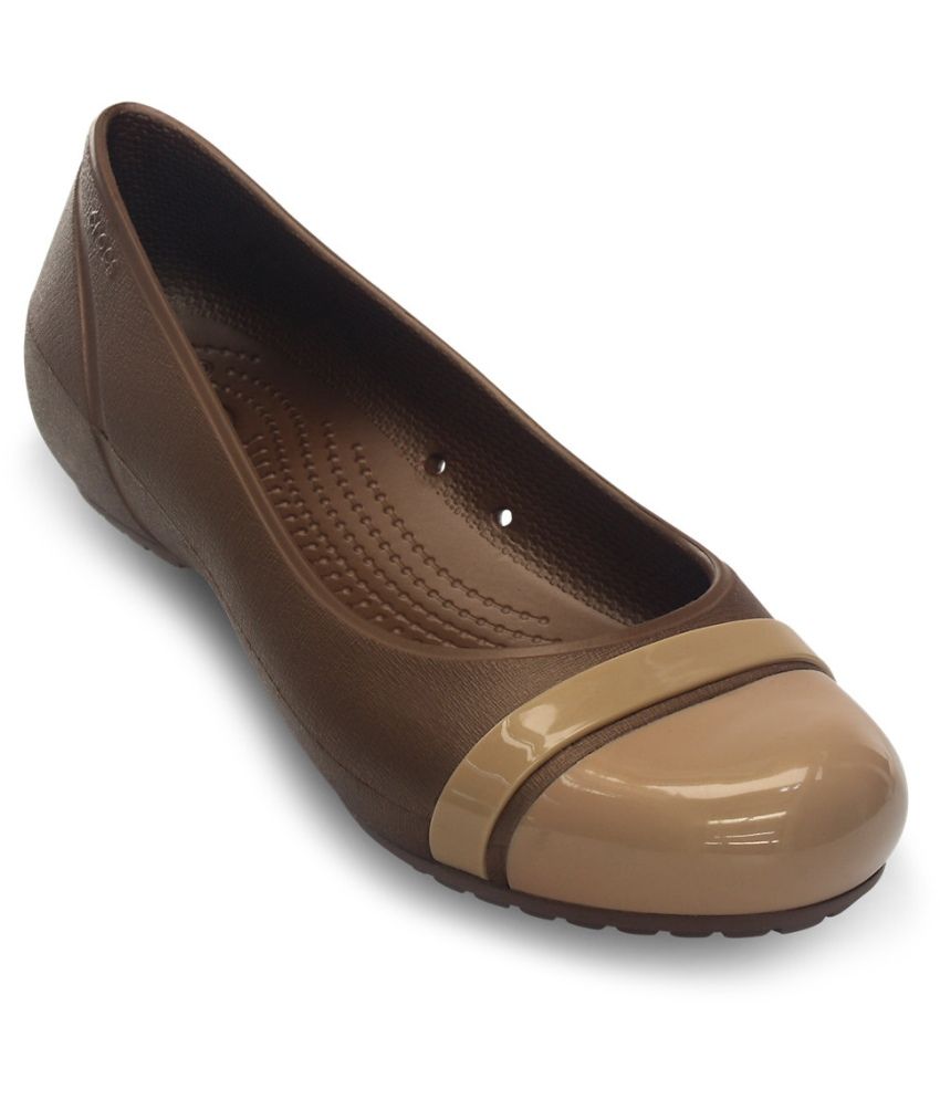 tan colored crocs