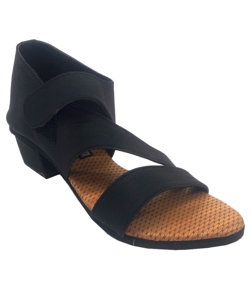 Vaishnovi Black Medium Heel Sandals Price in India- Buy Vaishnovi Black Medium Heel Sandals 