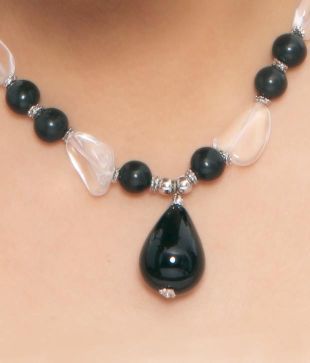 Isabella Black & White Beads Necklace Set