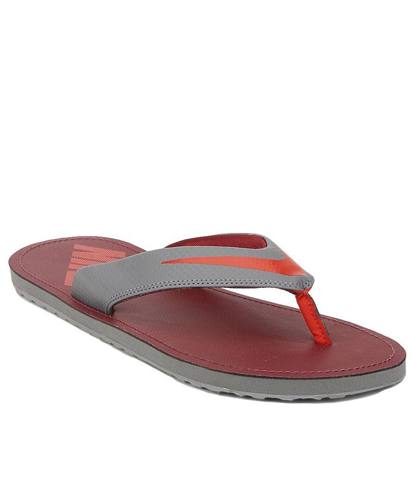 maroon nike flip flops