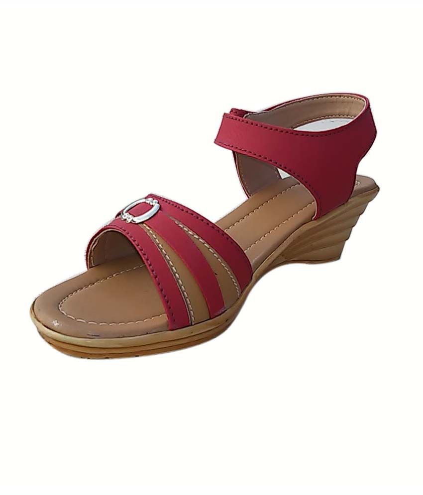 Sahara Maroon Leather Low Heel  Casual Chappals  For Women 