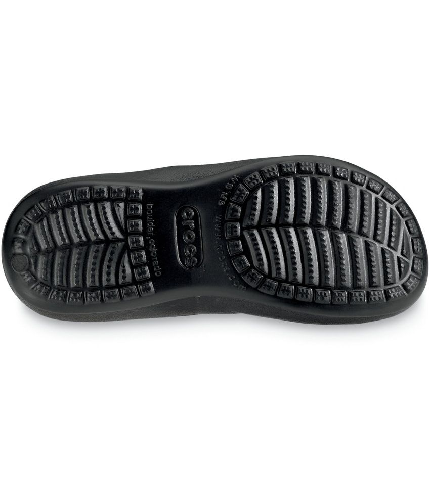 Crocs Black Relaxed Fit Slippers Price in India- Buy Crocs Black ...