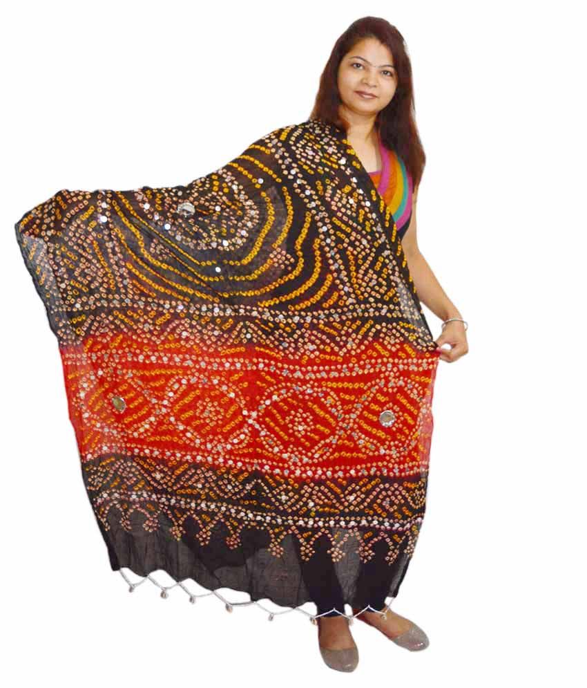 black maxi with red dupatta