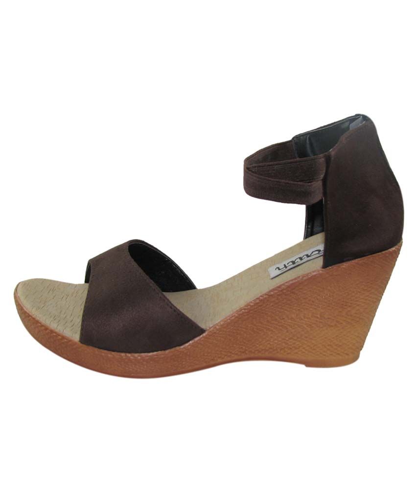 faith wedge sandals