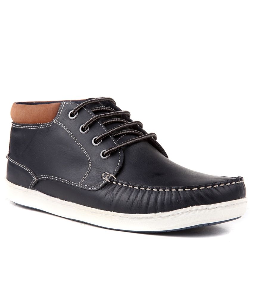 red tape blue shoes