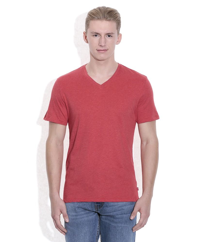 levis red tee