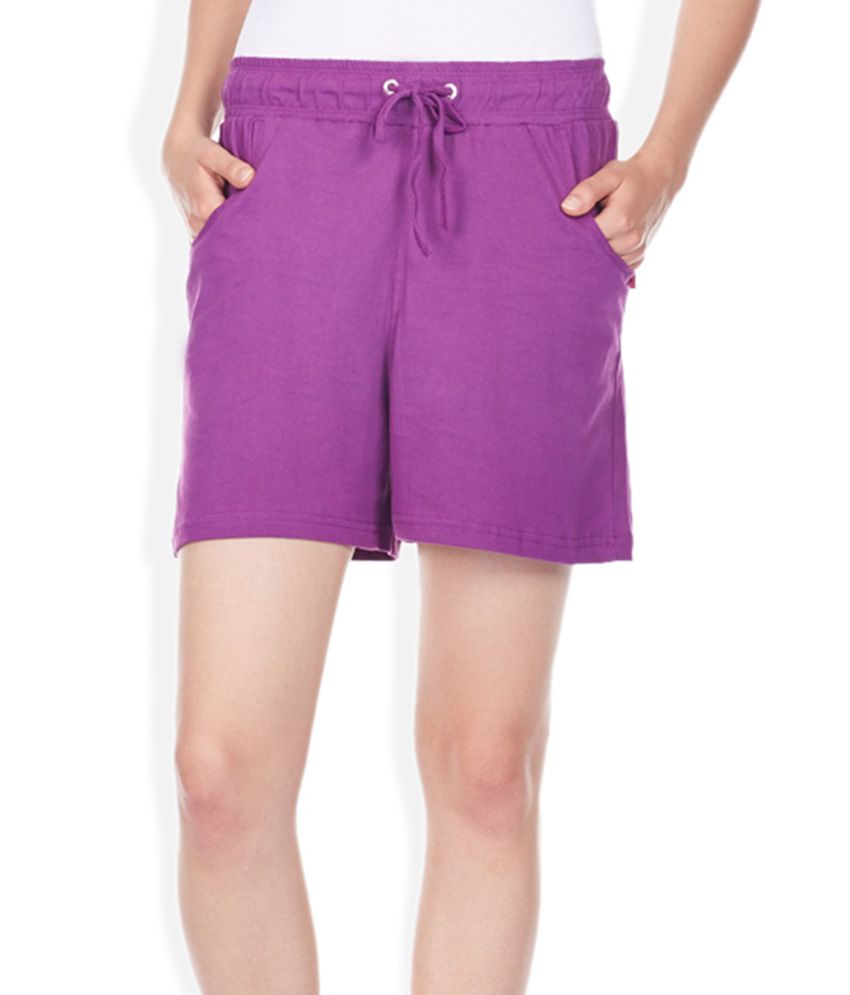 What To Wear With Lavender Shorts For Women