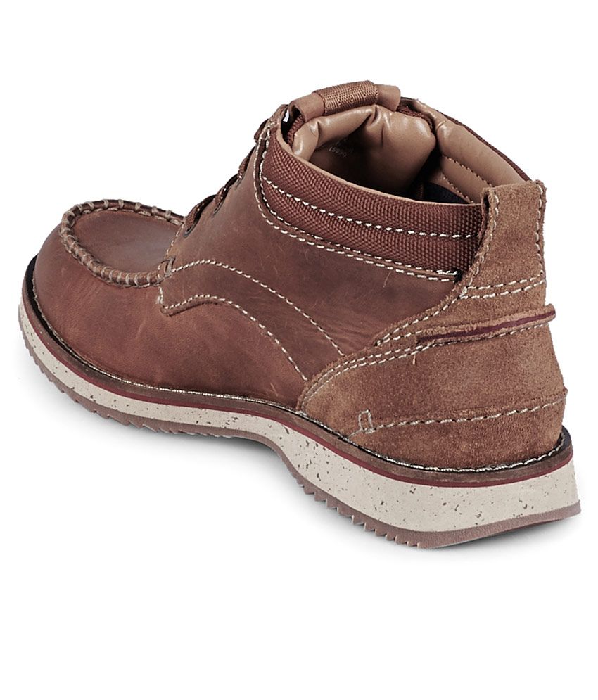 tan clarks