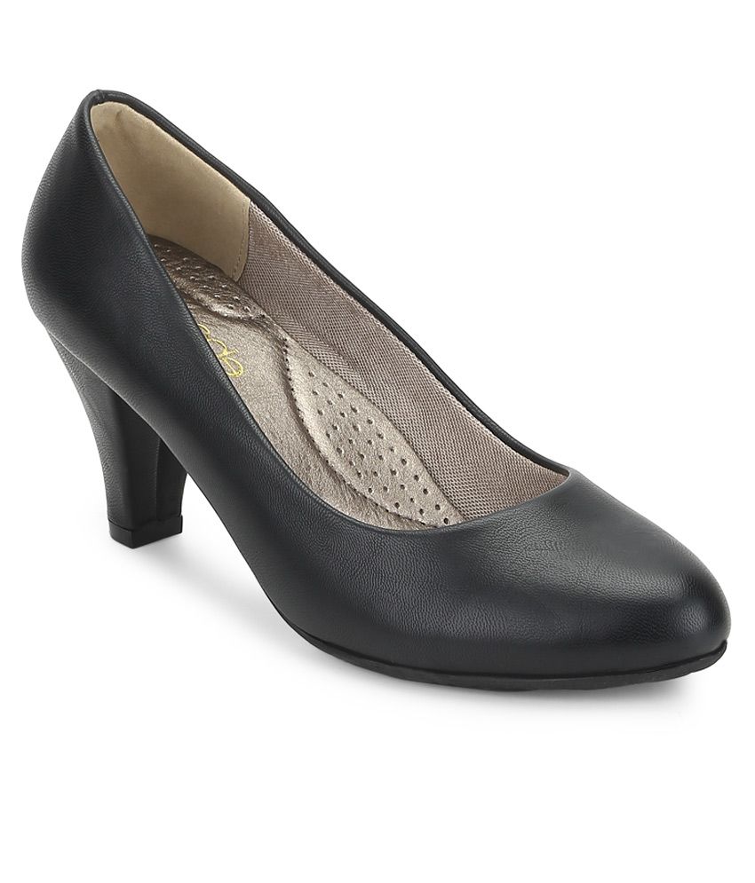 tresmode black heels