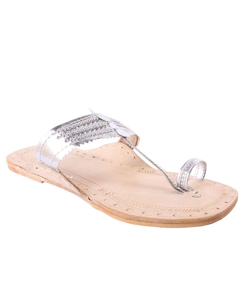 silver kolhapuri chappal online