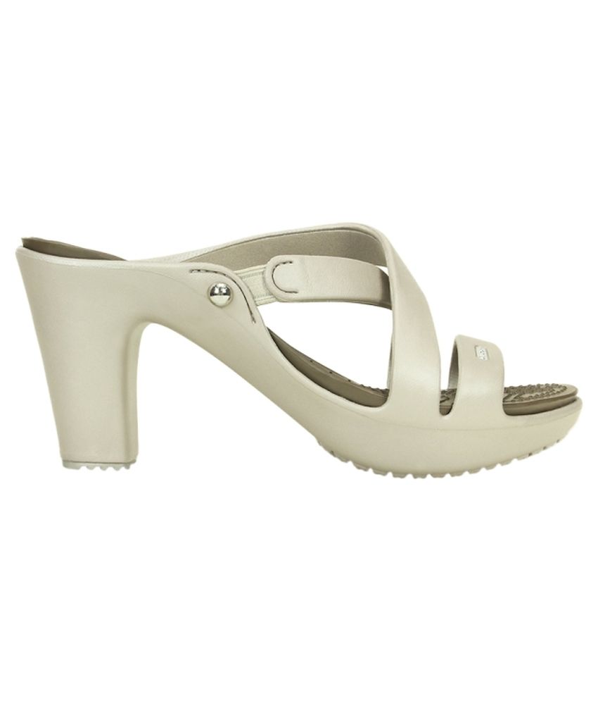 crocs pump shoes