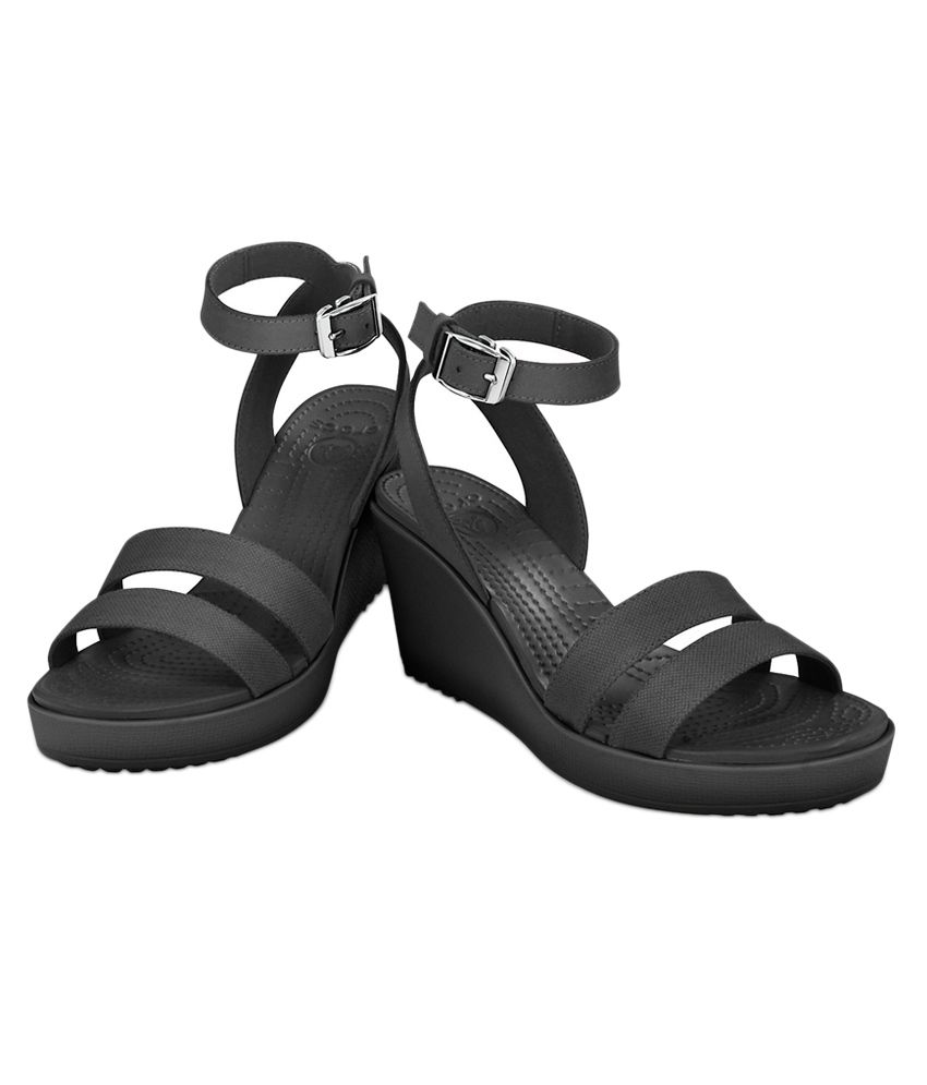 crocs pump shoes