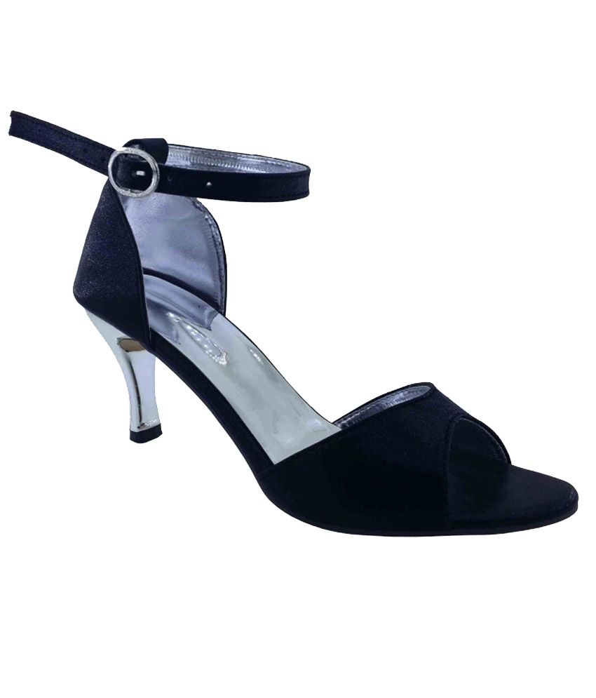 nearest place to buy shoes