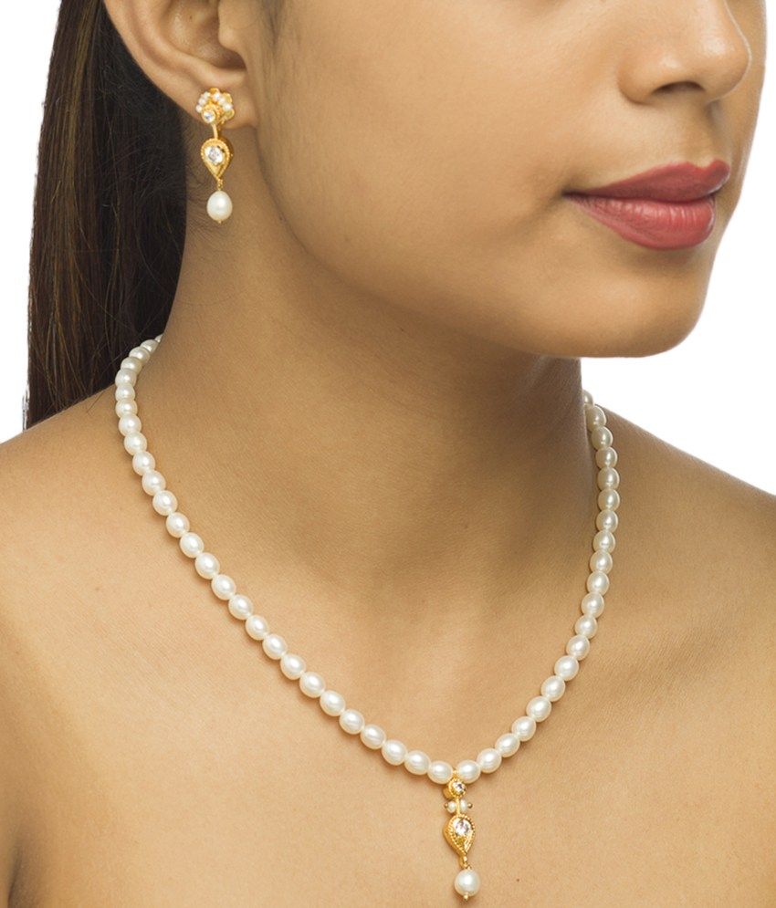 Chandrani Pearls White Floral Designer 