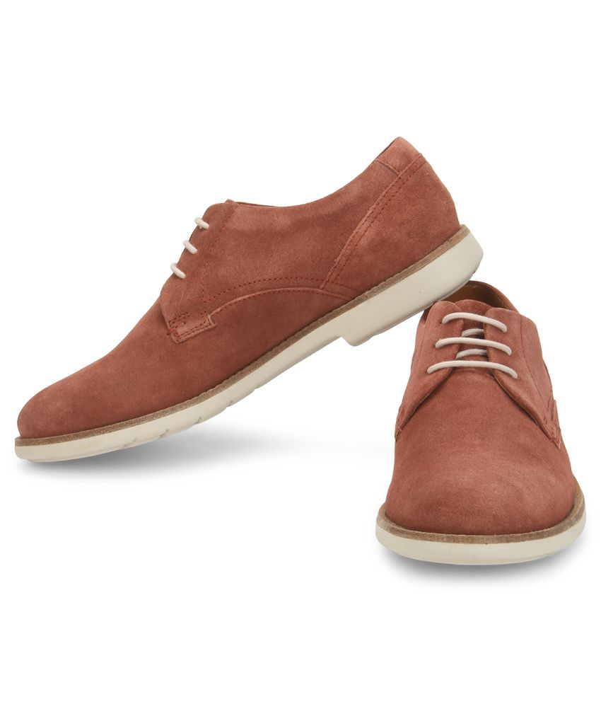 clarks red shoes