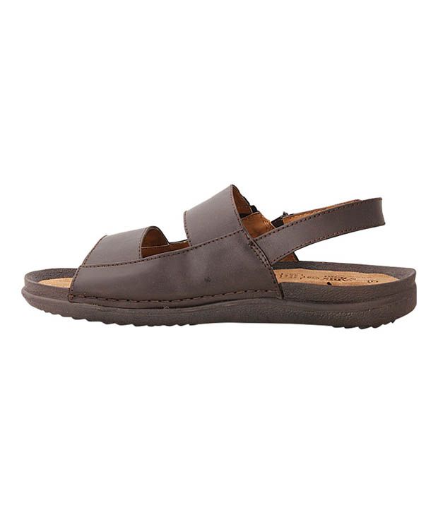 bata old model sandals