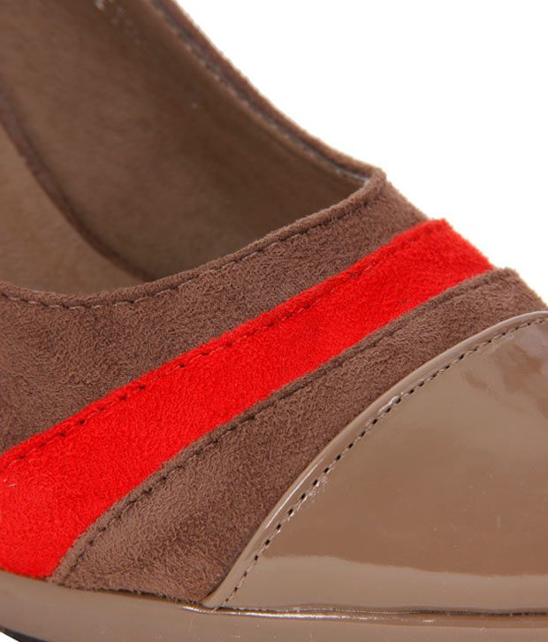 khaki canvas pumps