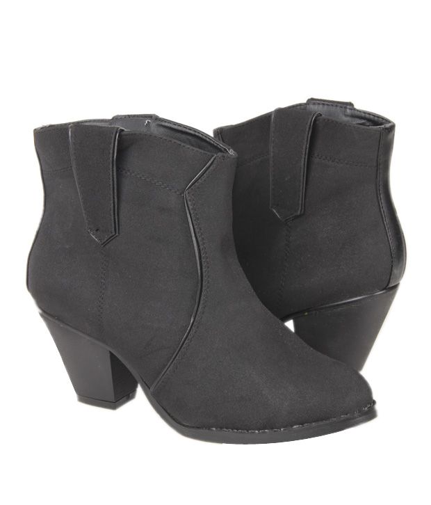 black ankle length shoes