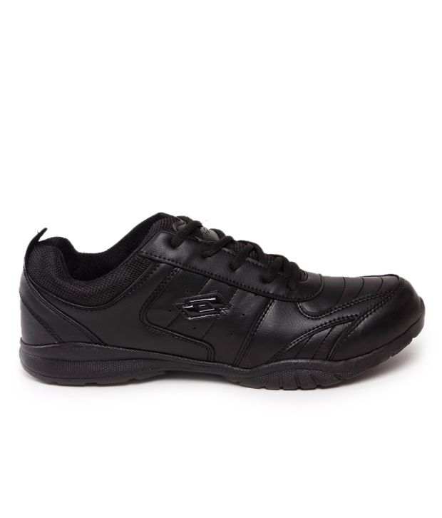 black sports shoes online