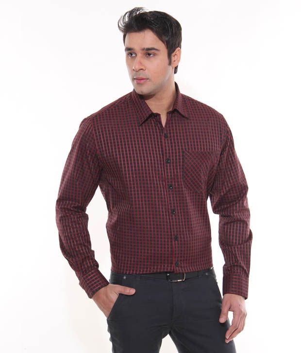 red and black checkered men's shirt