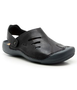 Clarks Wild Vibe Black Leather Sandals 
