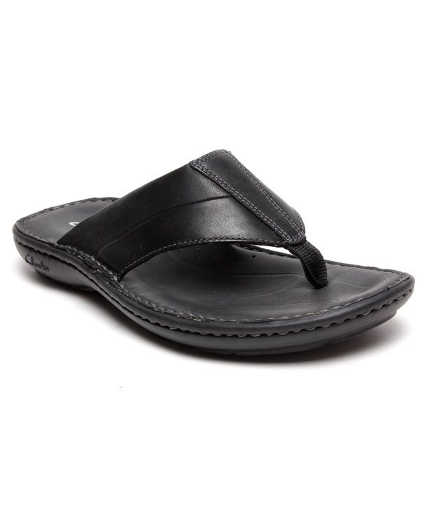 clarks black leather flip flops