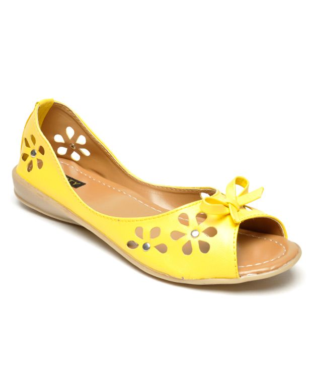 Foot 'n' Style Yellow Peep Toe Ballerinas Price in India- Buy Foot 'n ...