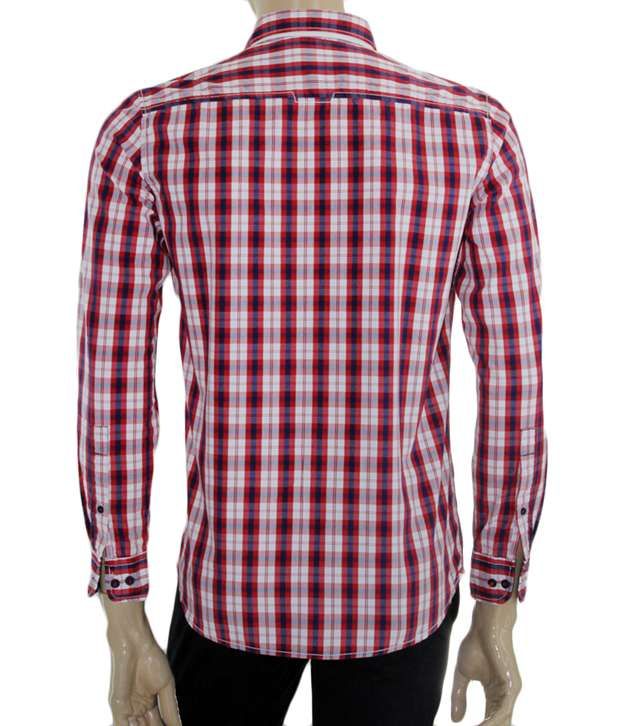 women's red and white checkered shirt