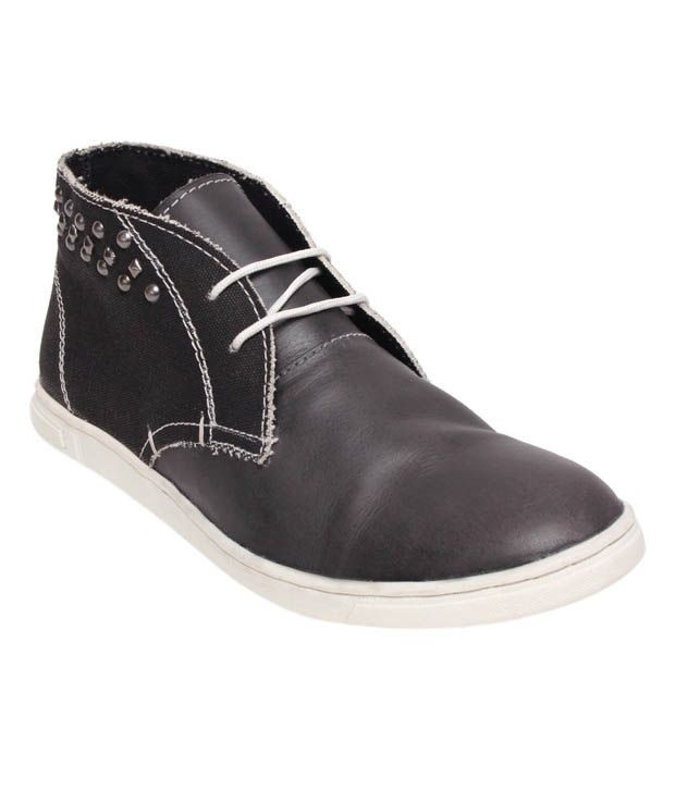 black ankle length shoes
