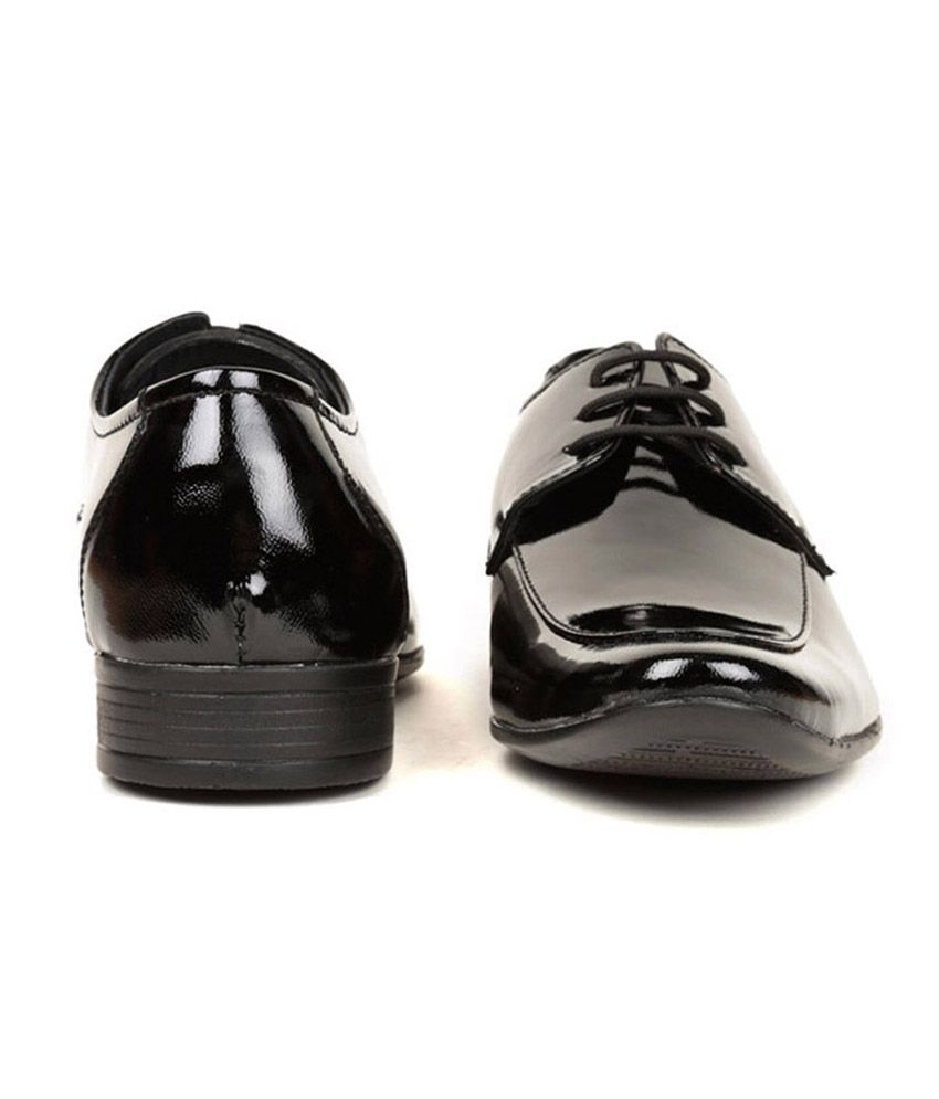 black shiny formal shoes for men