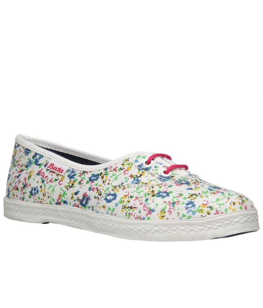 bata white canvas shoes