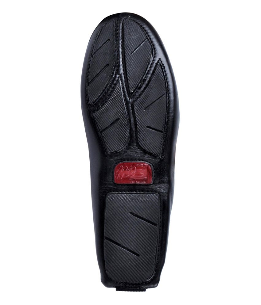 hitz leather chappals