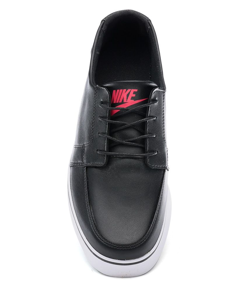 black nike lifestyle shoes