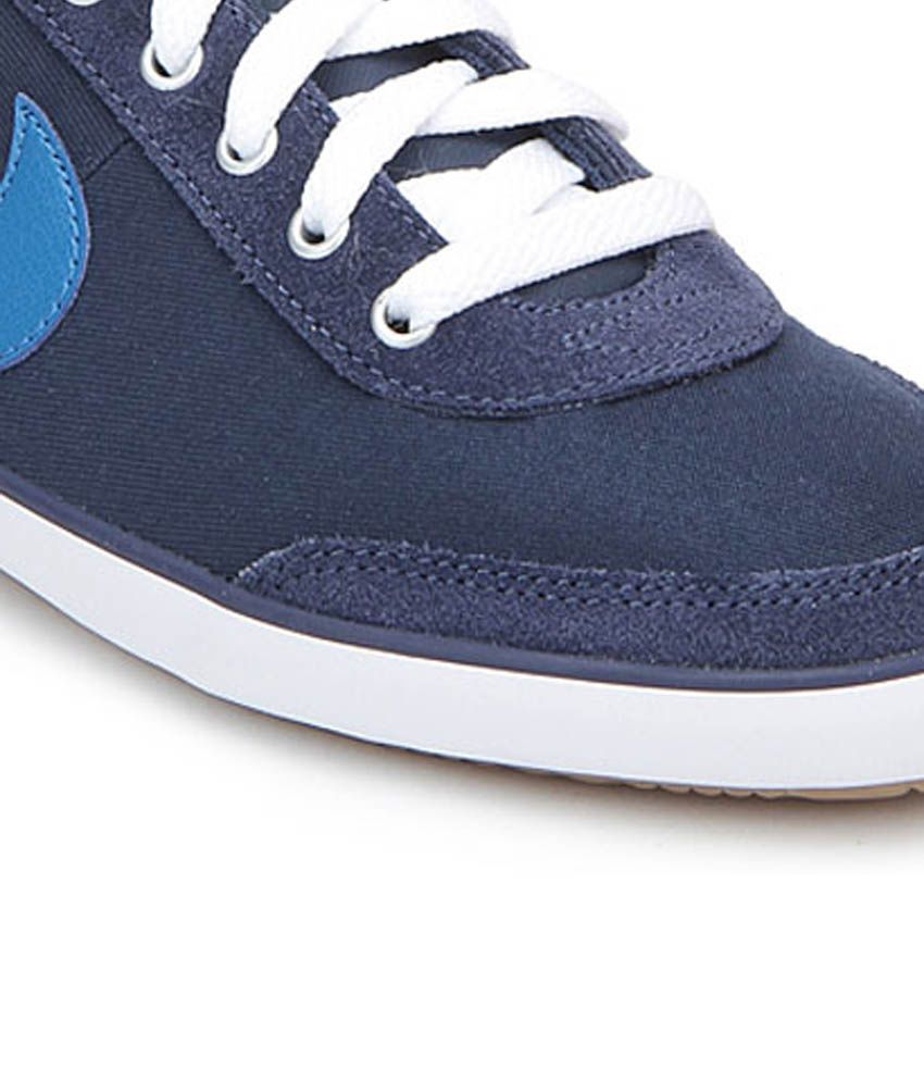 nike navy sneakers womens