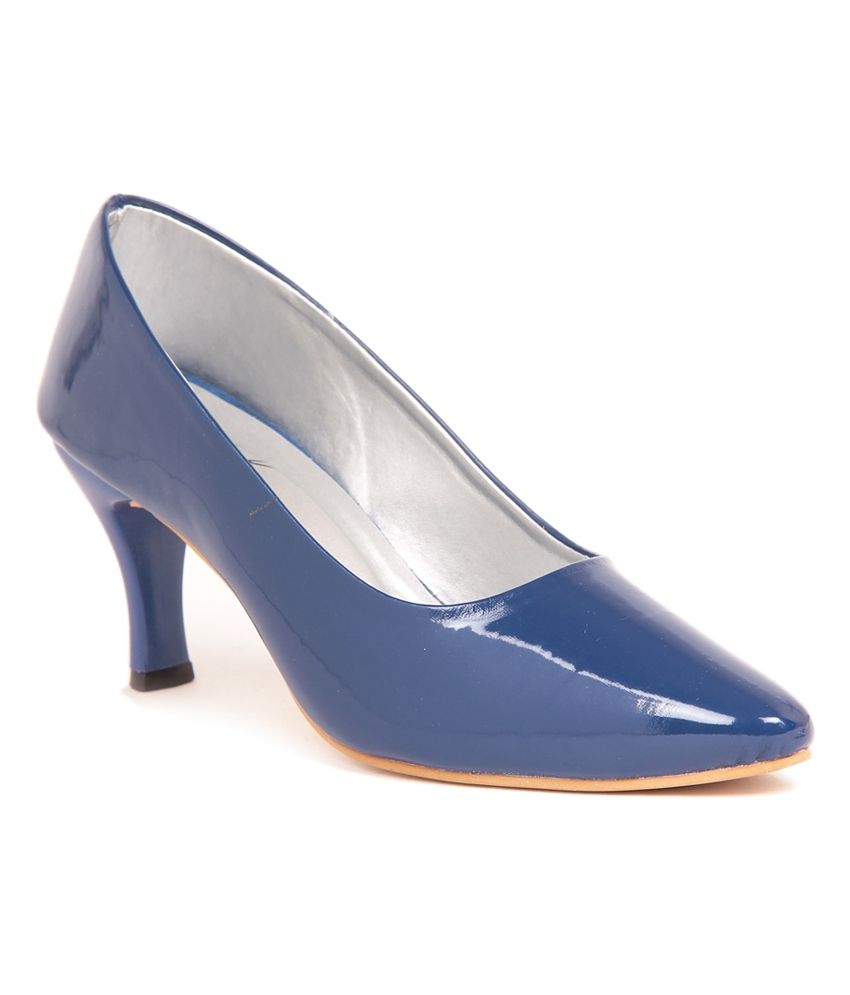 shiny blue pumps