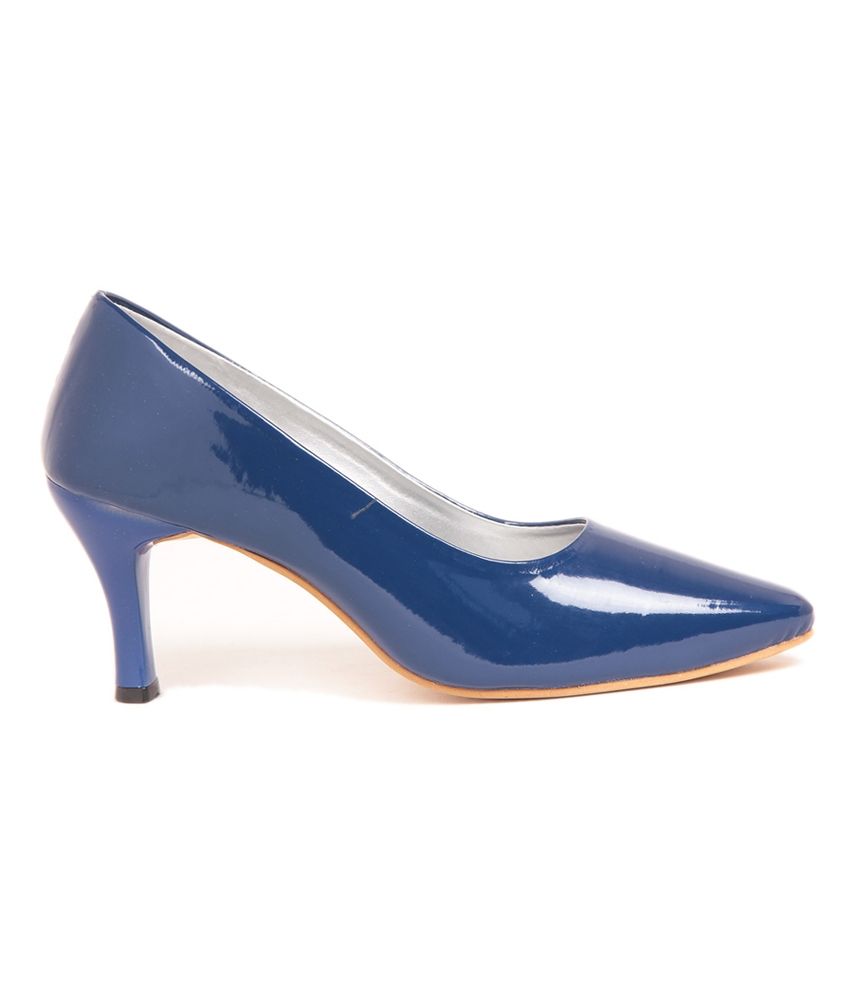 shiny blue pumps