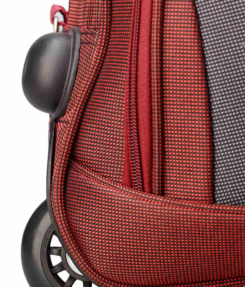 Safari Curv 55 Cms Red Rolling Duffle Buy Safari Curv 55 Cms Red Rolling Duffle Online at Low
