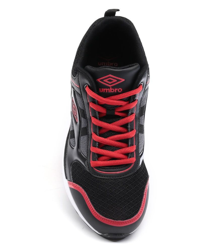 umbro black shoes