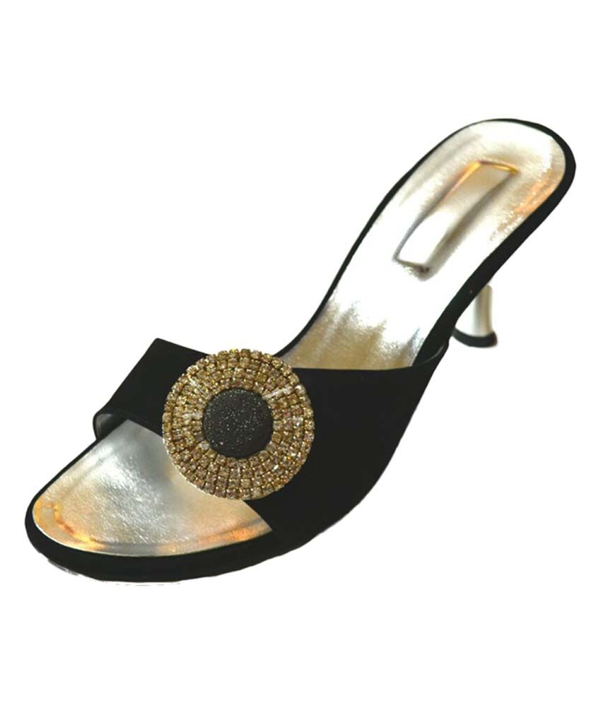black medium heels