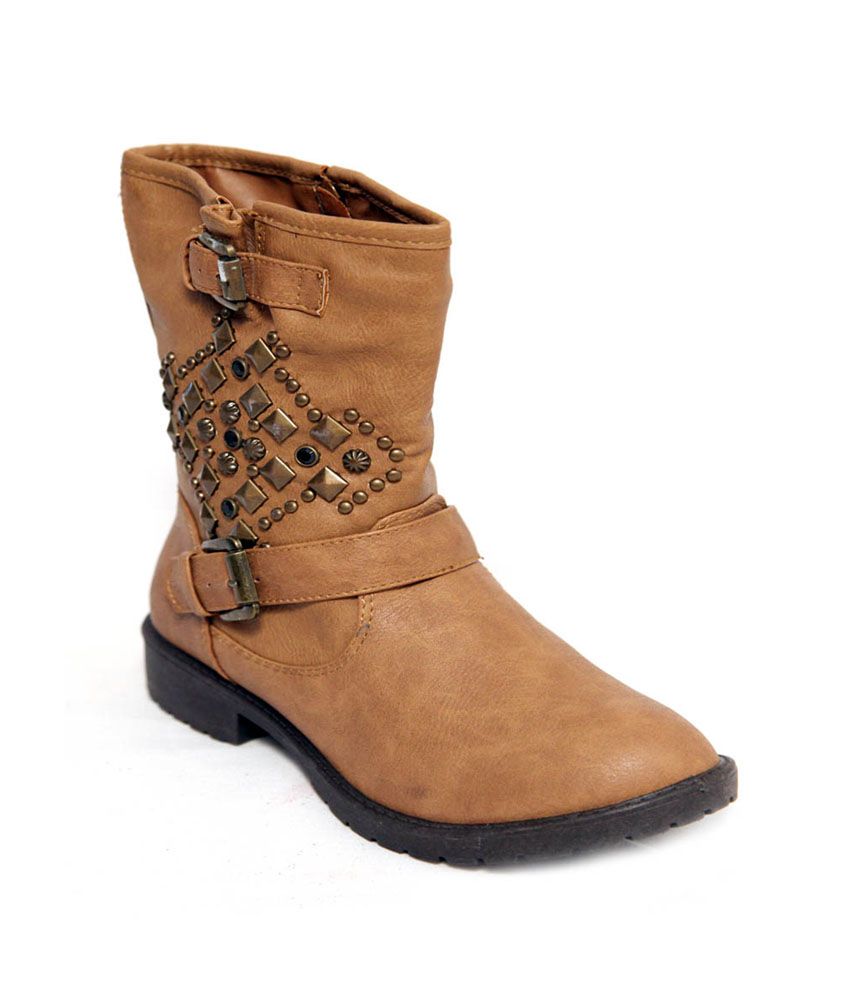 women tan moto boots