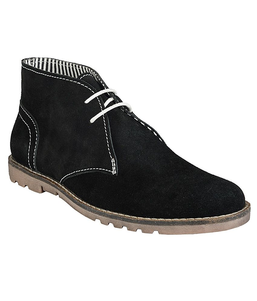 black ankle length sneakers