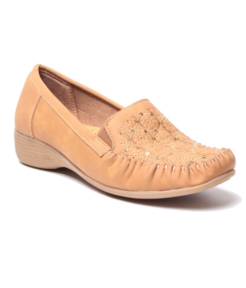 Anand Archies Beige Casual Shoes Price in India- Buy Anand Archies Beige Casual Shoes Online at 