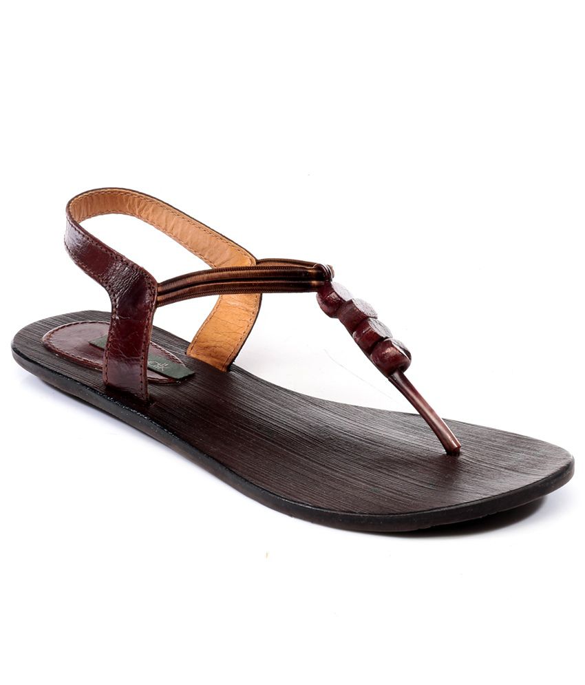 Catwalk Brown Flat Sandals Price in India- Buy Catwalk Brown Flat ...