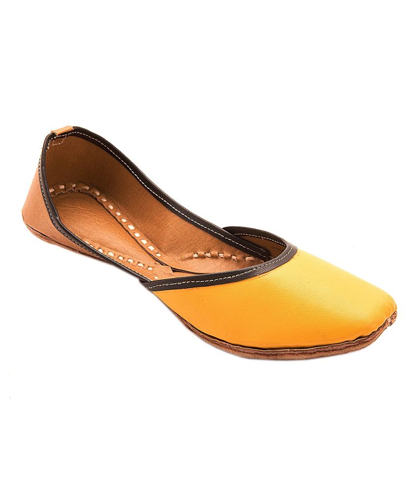 Myra Yellow Women Ethnic Shoes Price in India- Buy Myra Yellow Women ...