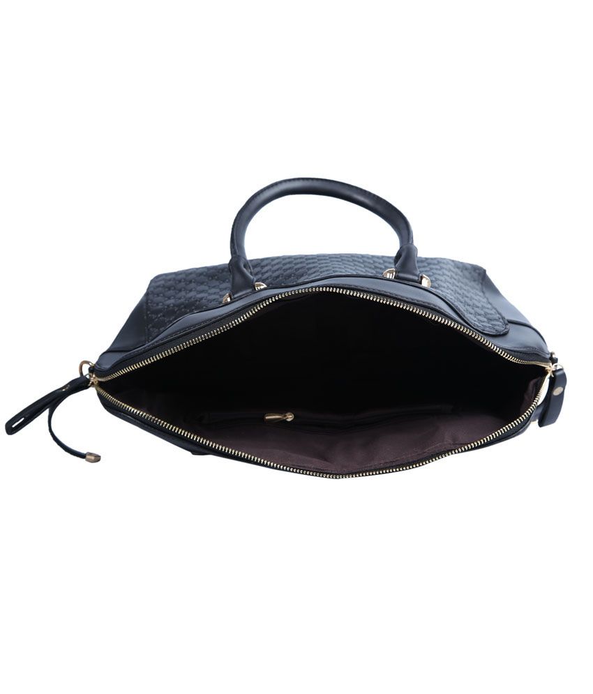 daks shoulder bag price