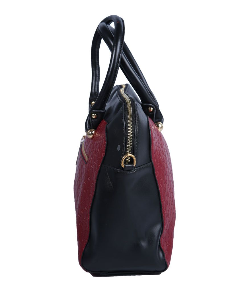 daks shoulder bag price