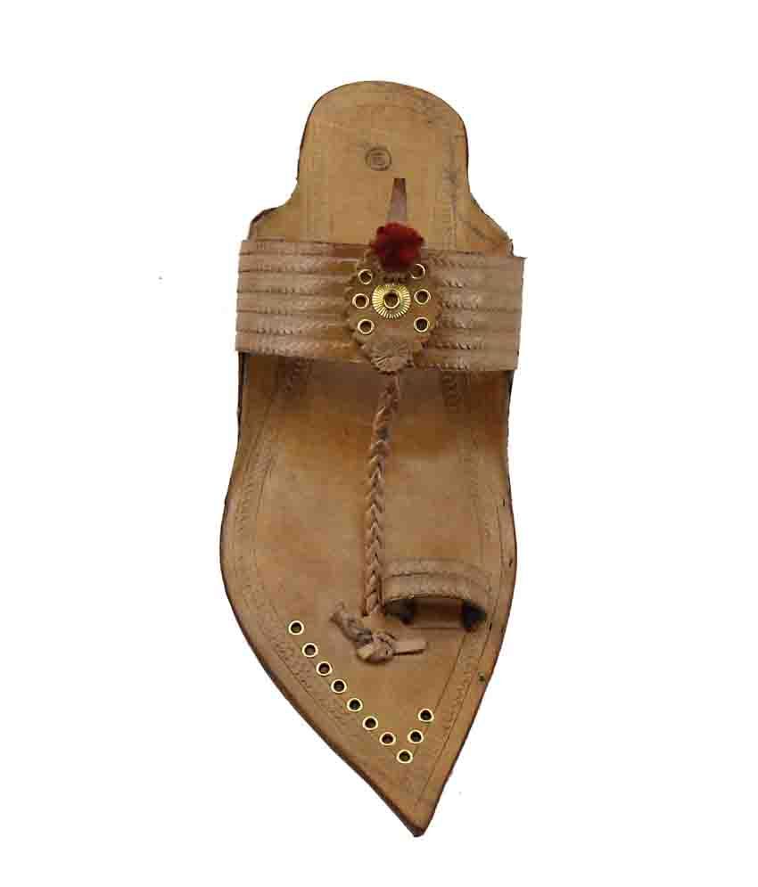 gold kolhapuri chappal