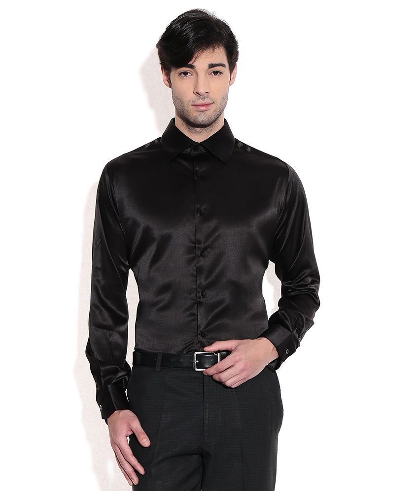 black shirt online