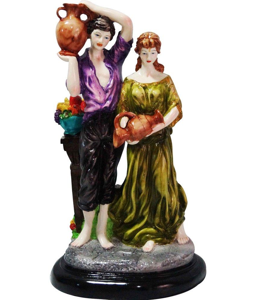 miniature couple statue