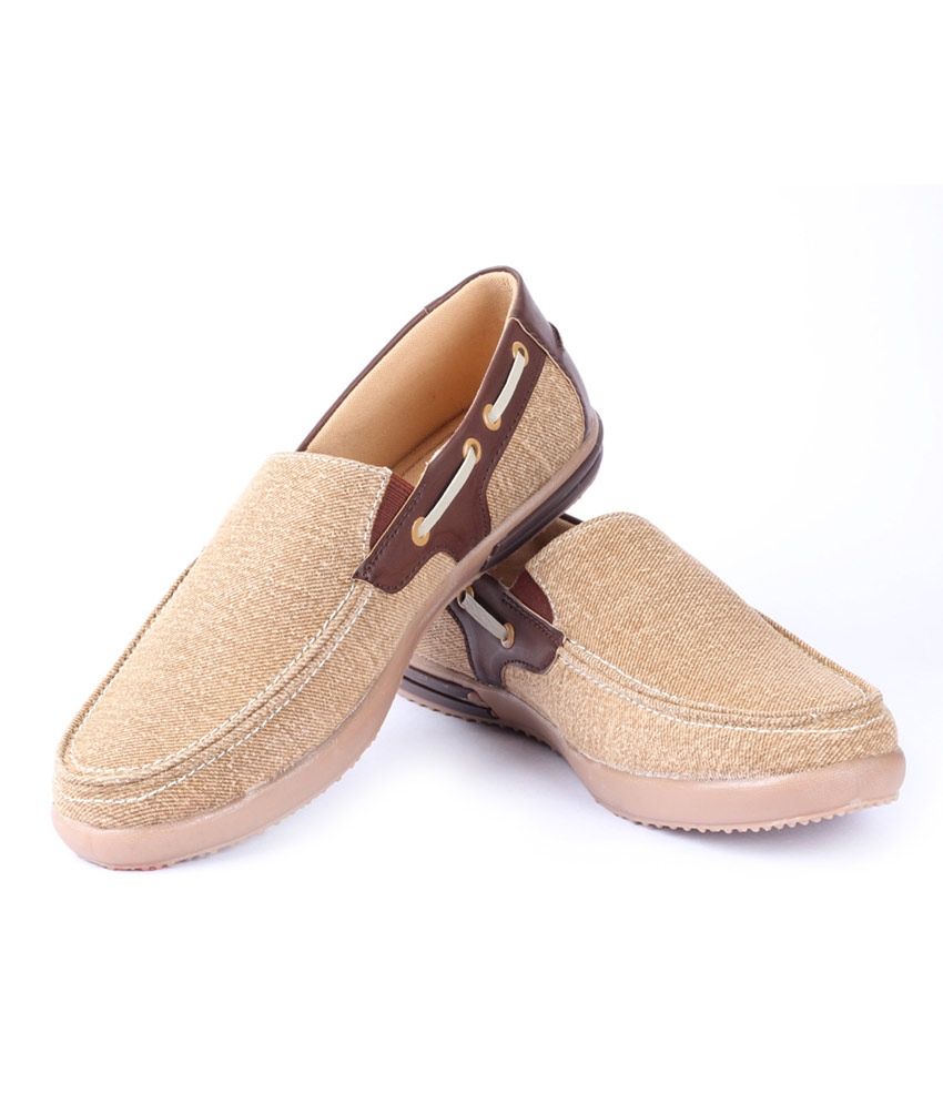 casual shoes brown